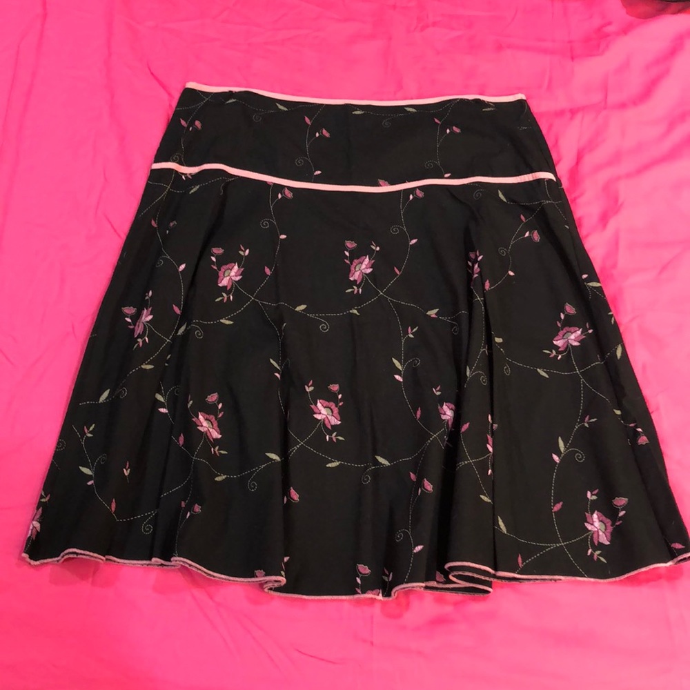 JKLA floral print skirt. Size XL.